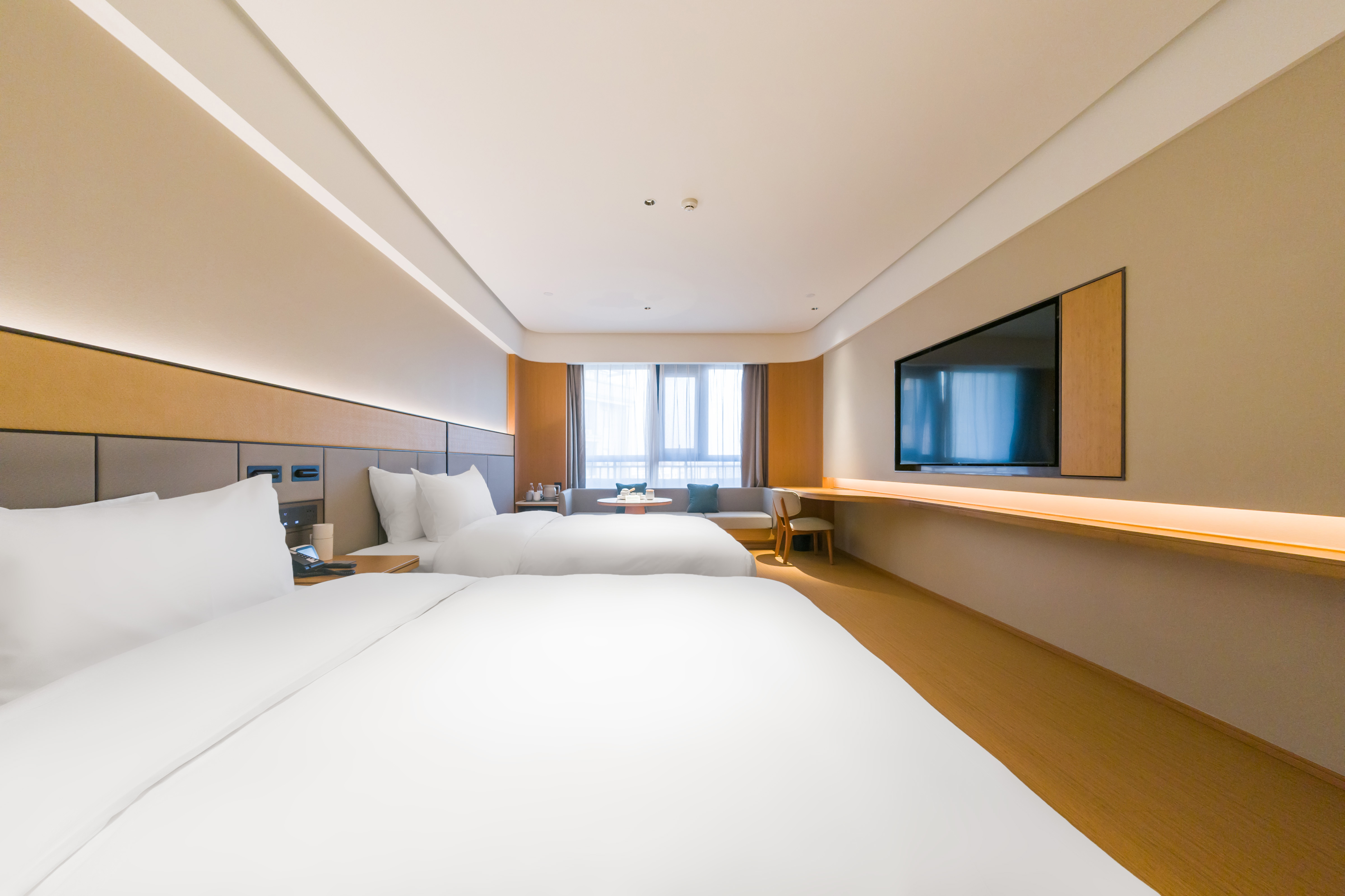 商务双床房（65寸电视投屏+智能客控+迷你小冰箱）