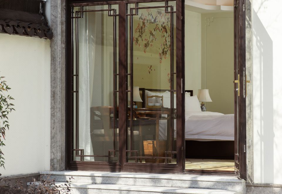 雅韻庭院大床房