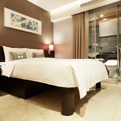 標準大床房(無窗)(無景觀)(晚上21:00晚上後入住) 甄美精品商旅 | 自助入住優惠