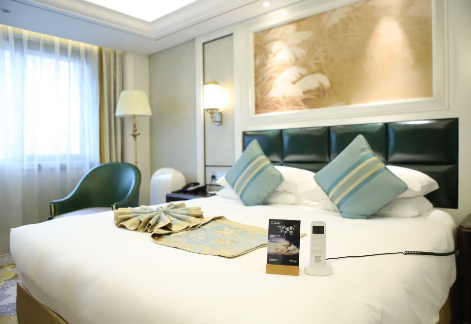 Hangzhou West Lake Zhongwei Xiangyi HotelExclusive Peaceful Sleep Double Bed Room