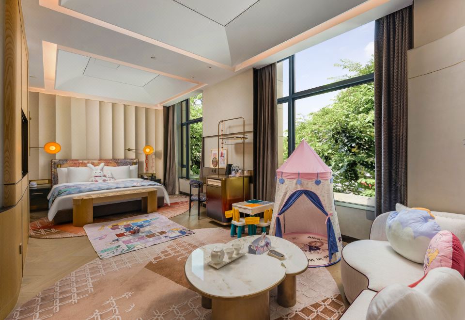 爱丽丝漫游奇境亲子大床房—享帐篷童趣圆浴缸