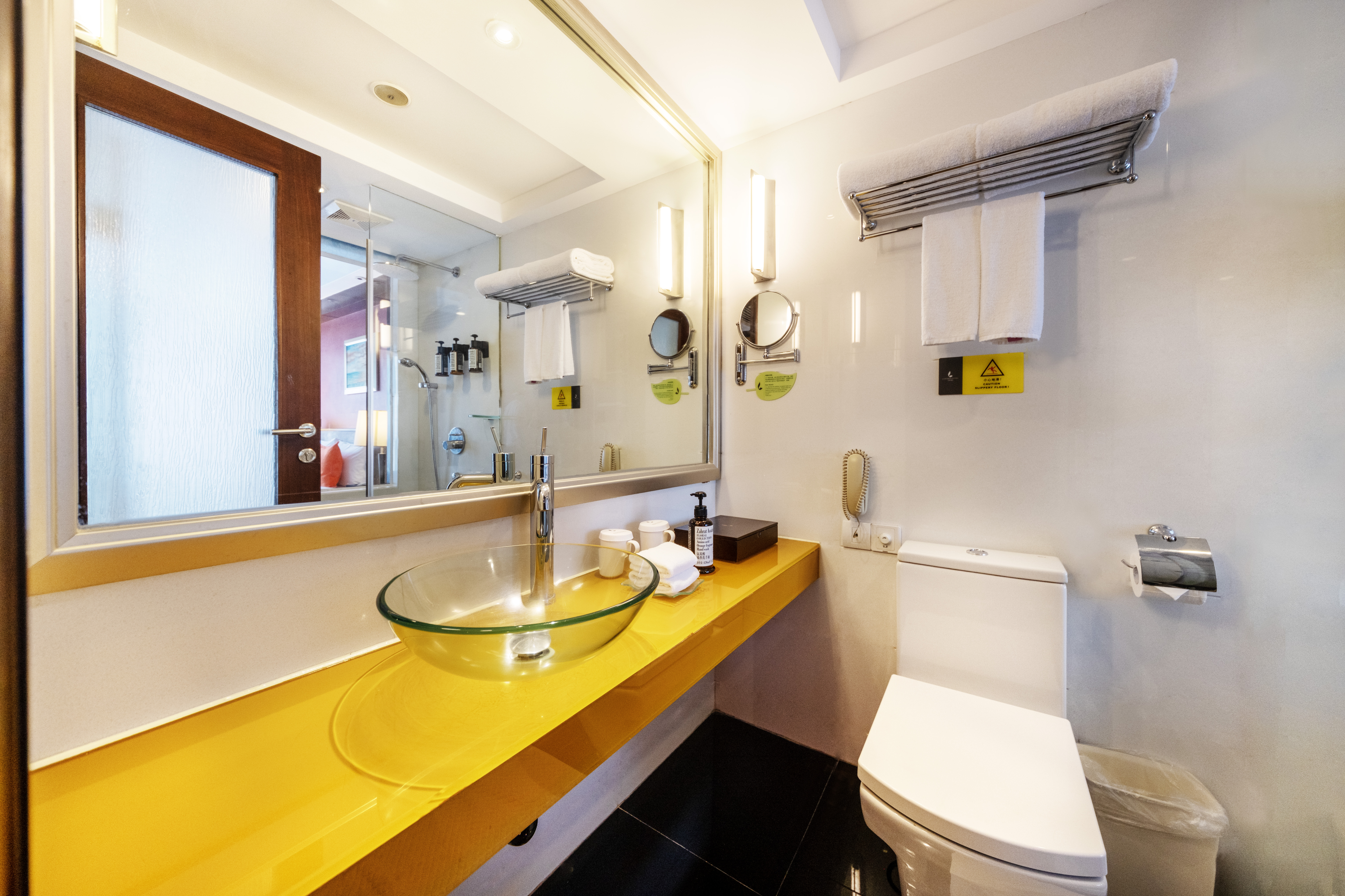 智能影音双床房