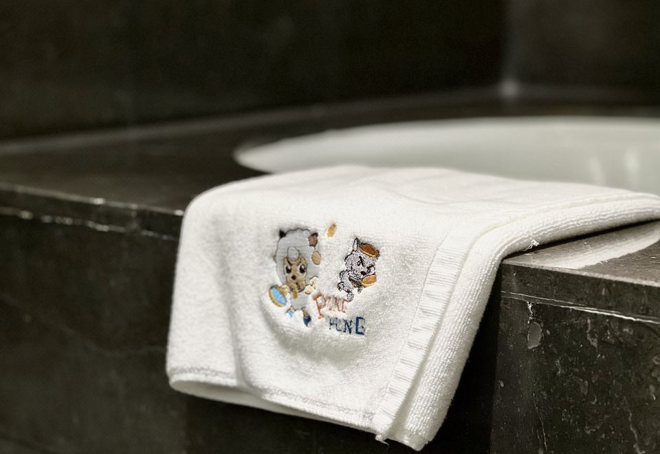 The Westin Xi'anThemed Queen Room