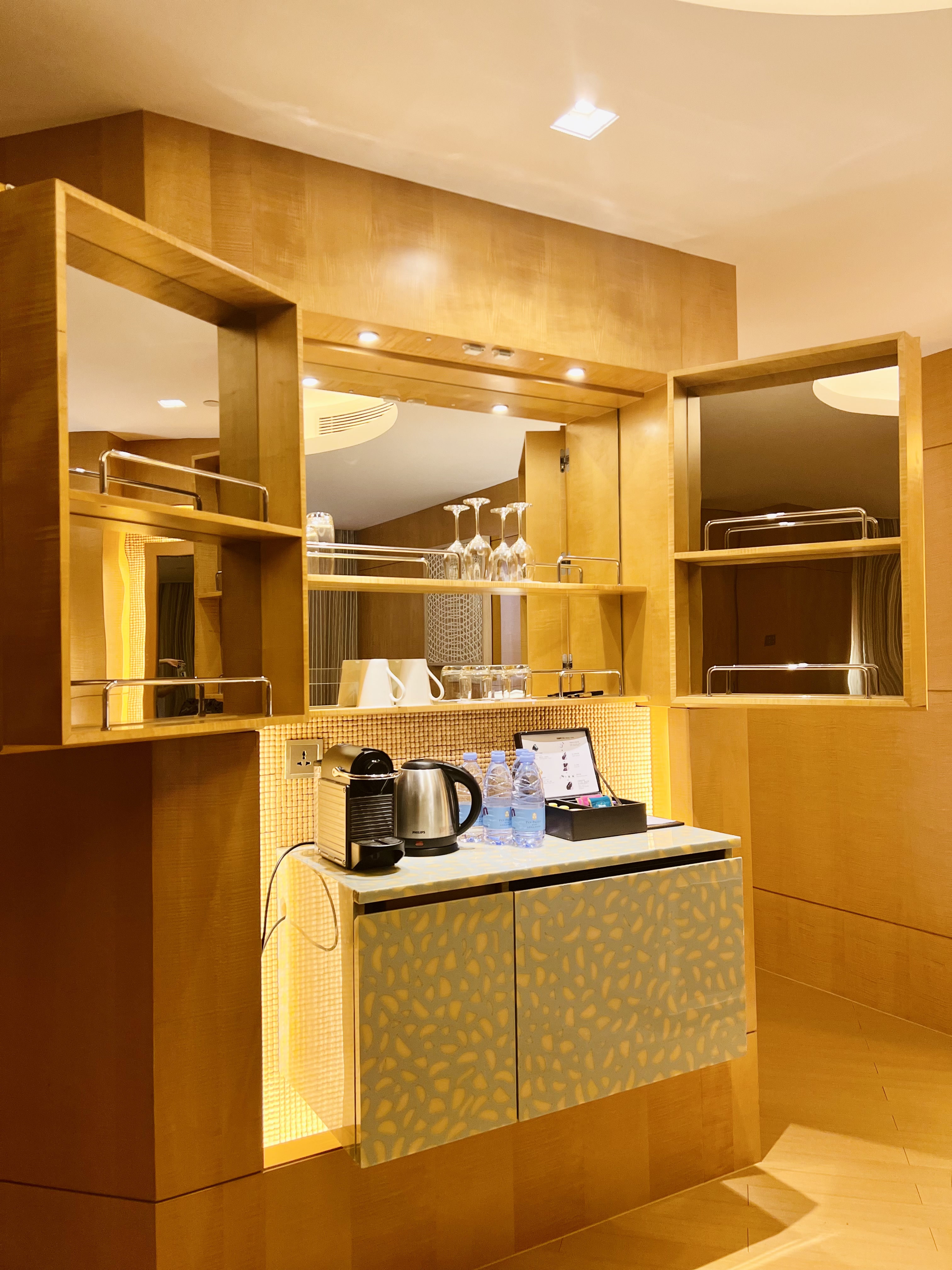 豪华大床三人间