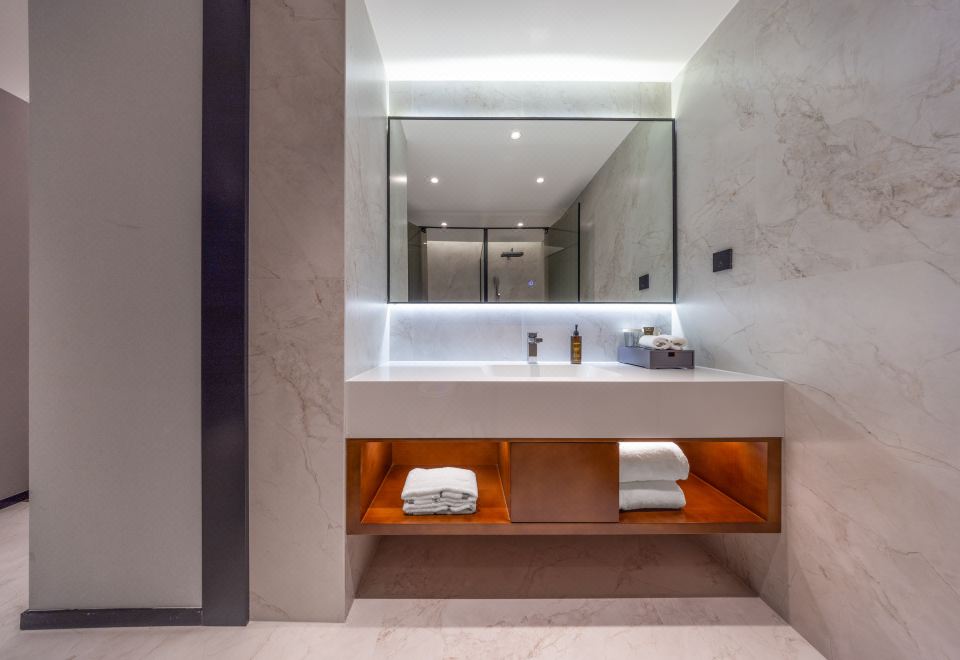 靜享大床房（私享Coffee機、智能客控、無線投屏）