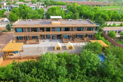 Zhongwei Mosha Xingye Homestay (Huanghe Shapotou) Hotel di 