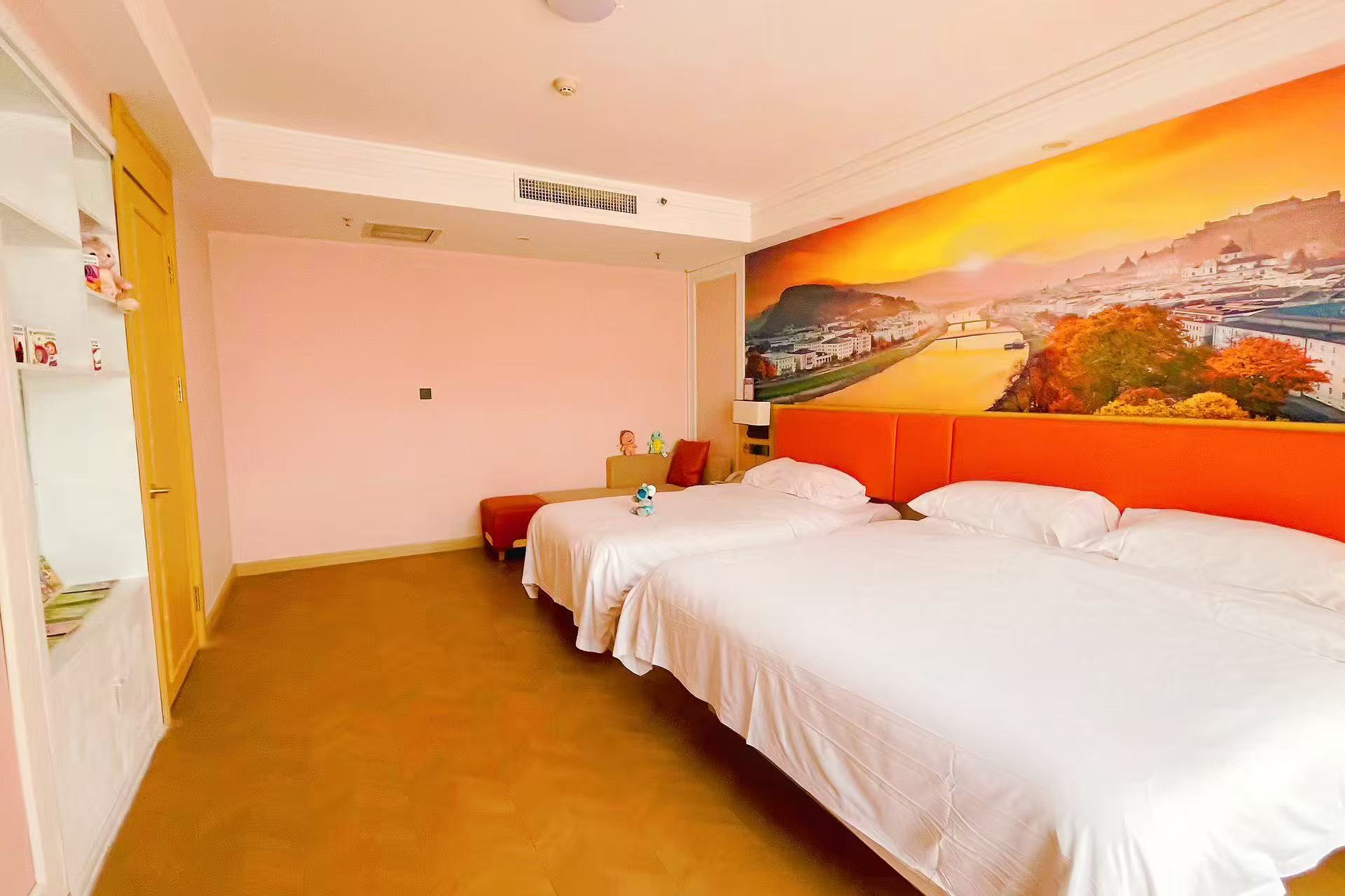 家庭套房【巨幕投影+小童读书+露营帐篷+落地窗】