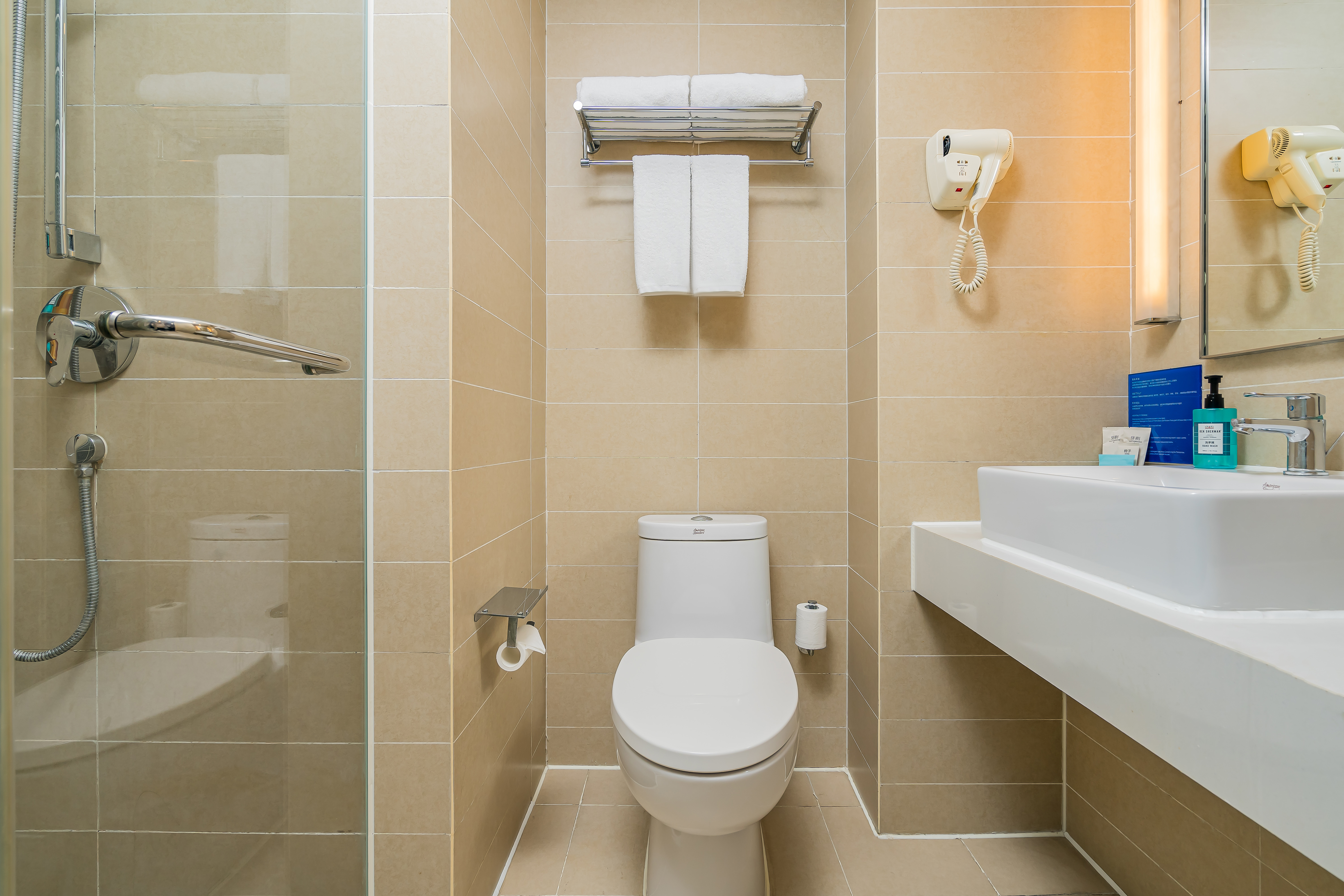 舒适双床房【羽绒被+羽绒枕+金可儿床垫+康乃馨床品】