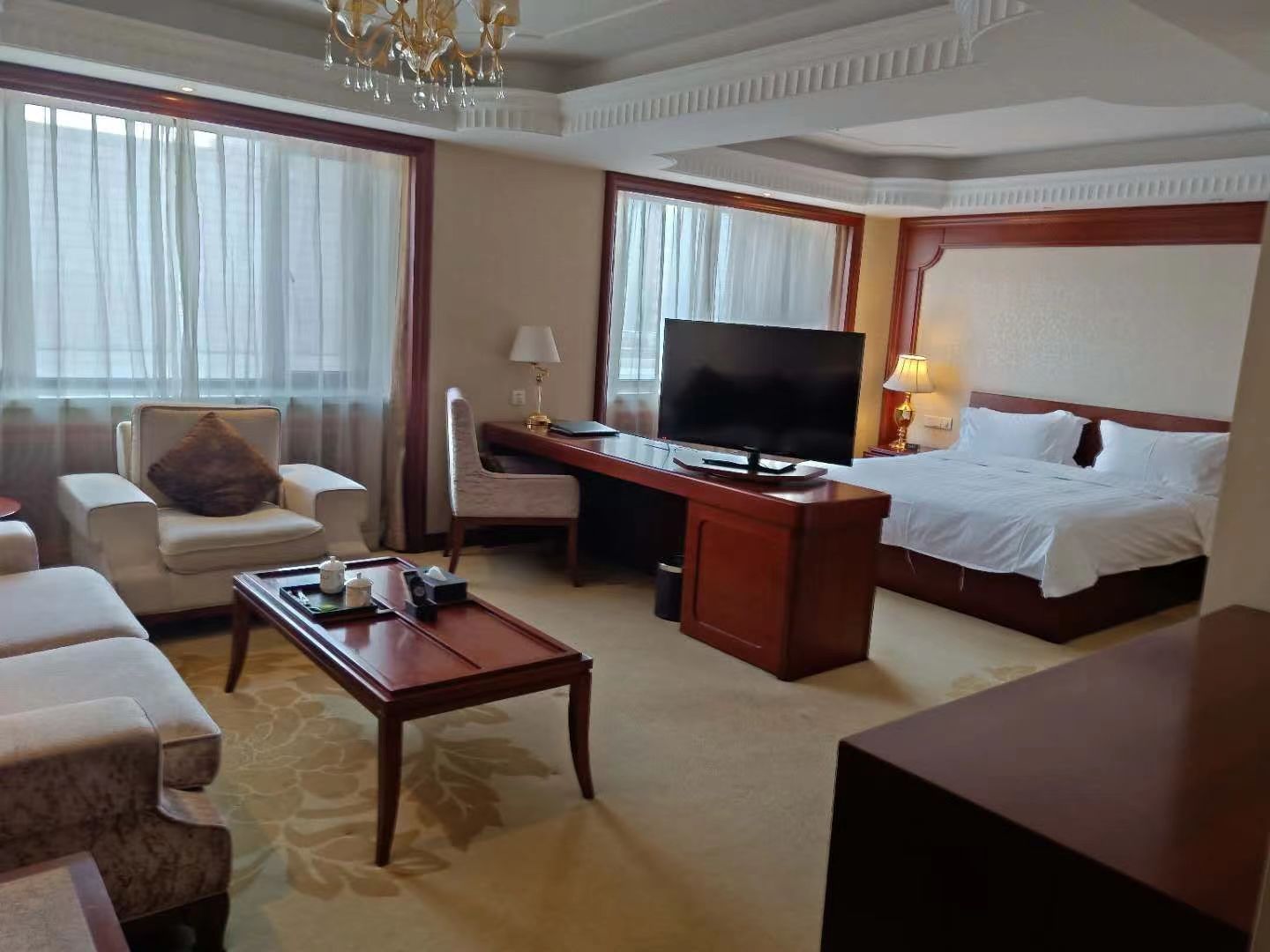 豪华大床房（小冰箱）