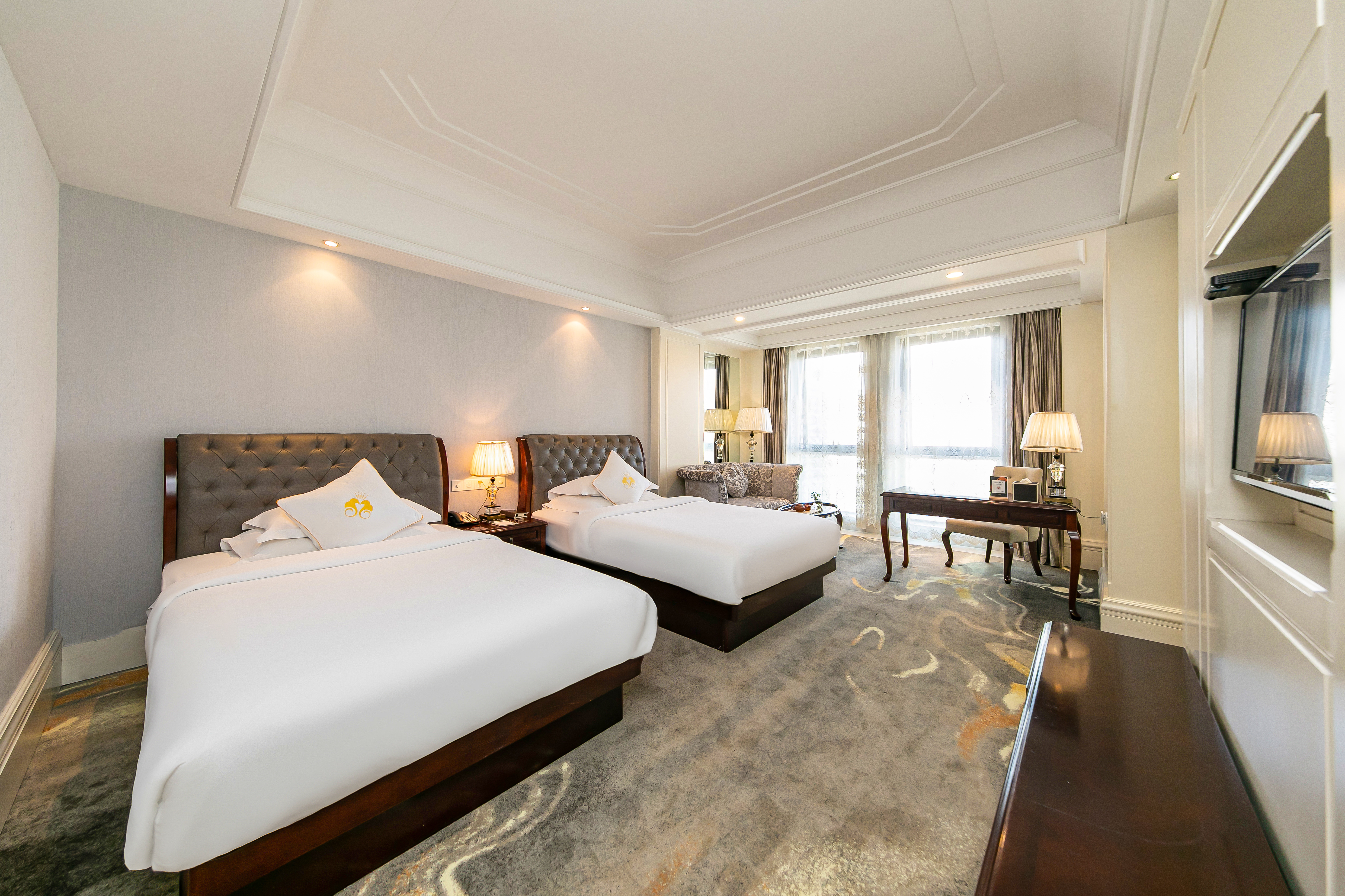 Rezen Hotel Zhoushan Tairu行政双床房（浴缸）