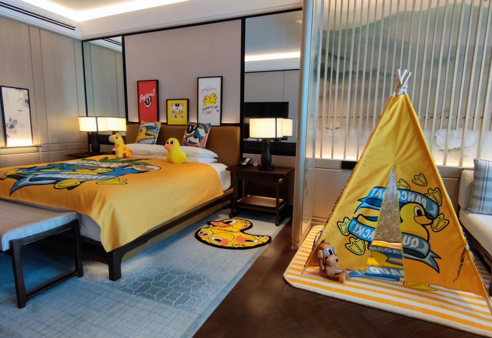 盼酷主题小童豪华大床房