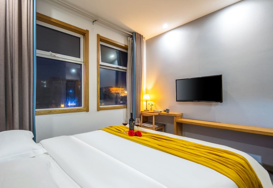 Bright Courtyard Double Bed Room (Terrace For Wind Listening And Stargazing)