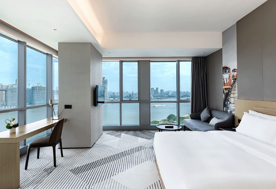 悦雅豪华江景大床房