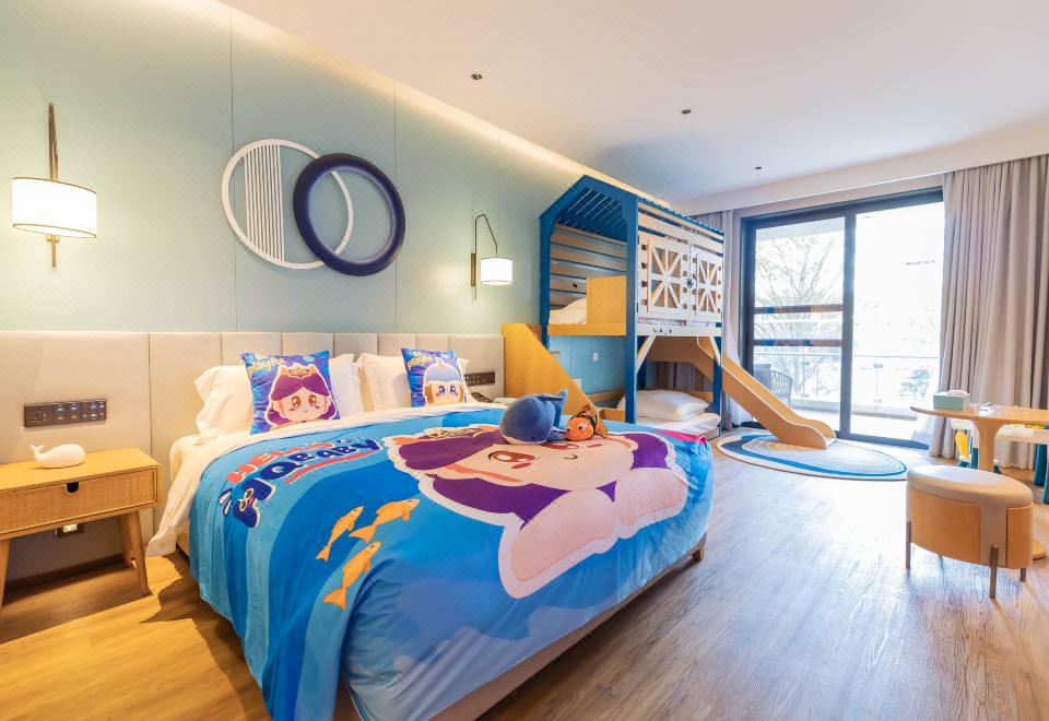 海泉寶貝主題親子步步高房（MINI吧+天然乳膠枕）