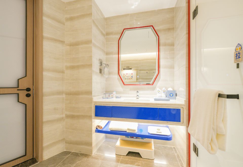 奥特欢乐园家庭房