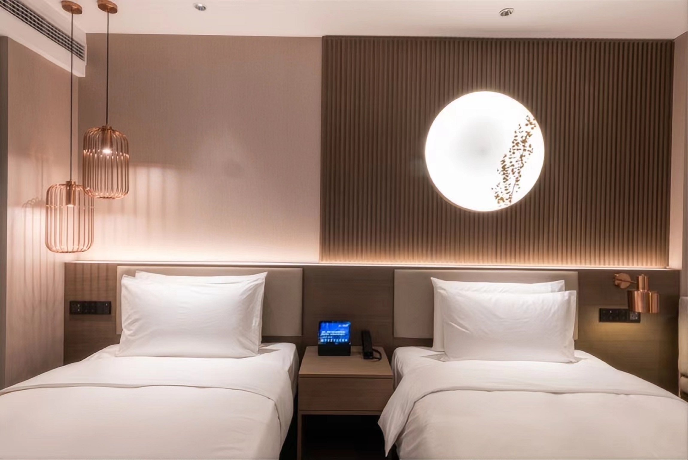 商务双床房（智能客控+冰箱minibar+手机投屏）