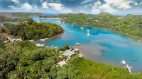 Edgewater Dive & Spa Resort Hôtels à : 