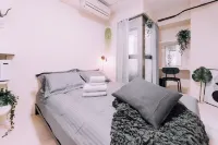 Minimalist Loft 8: Namba Compact Studio & 24/7 Gym Hotels in 
