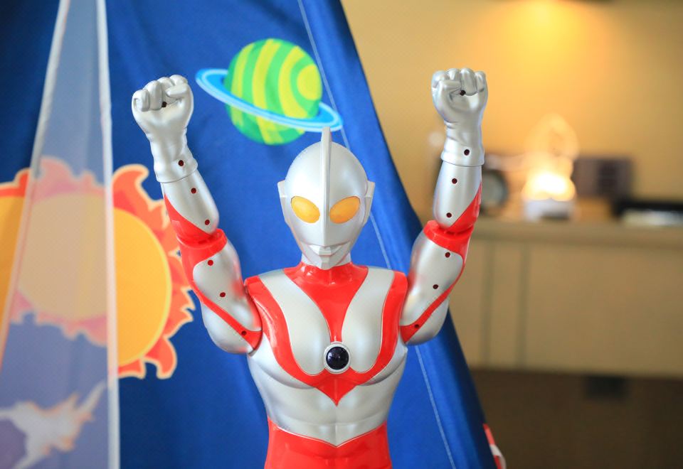 经典奥特曼主题湖景亲子房