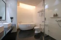 Merlynn Park Hotel