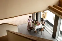 High-end private soup villa with starry sky and 24-hour free oxygen inhalation and floor heating