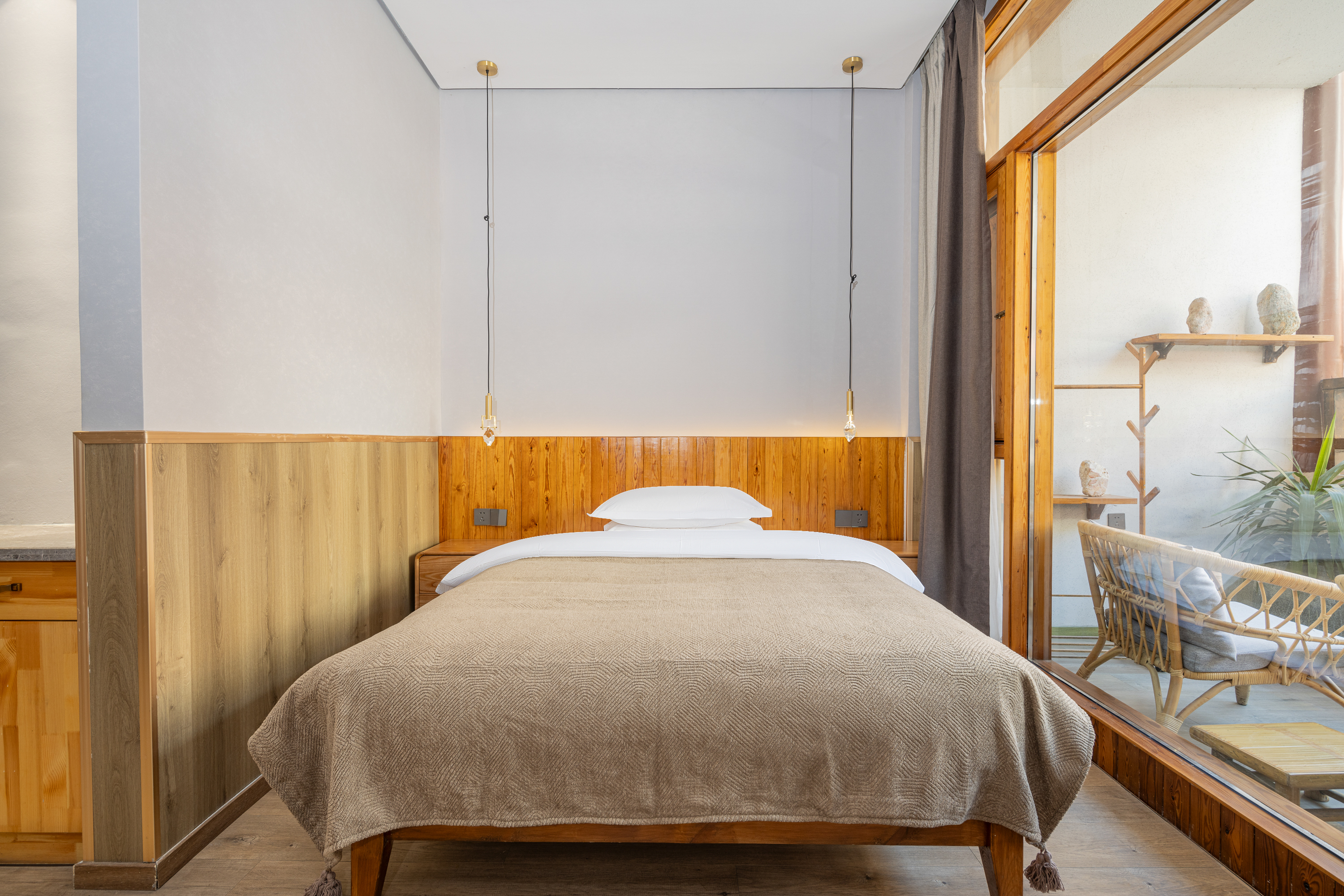 温馨阳台家庭房 （小冰箱、浴袍、保险箱）