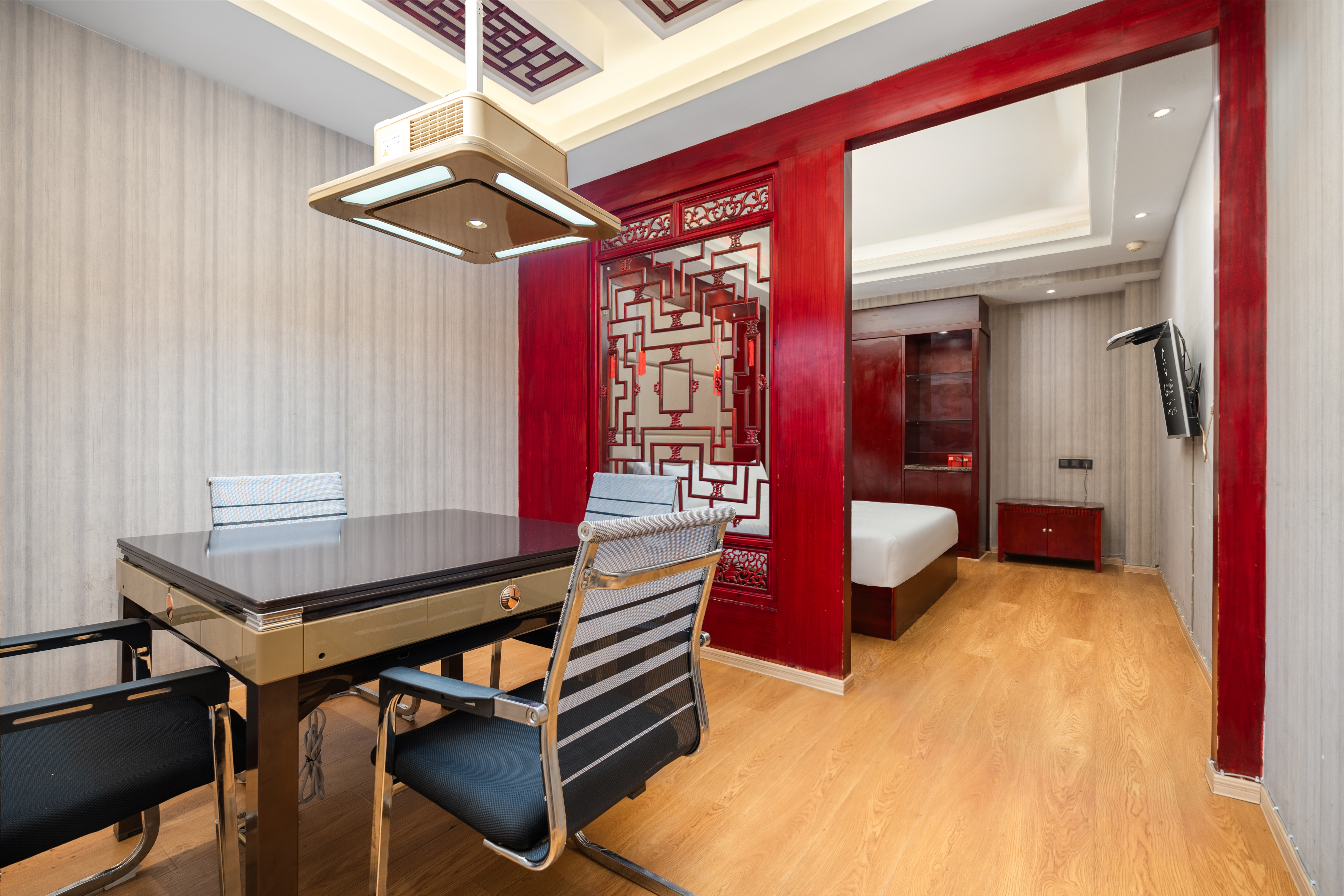 甄选棋牌套房（品牌高速吹风机+零压枕头床垫+超熟睡遮光窗帘）