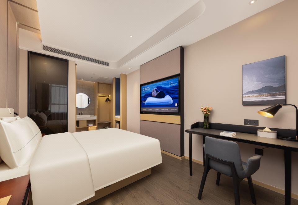 高級大床房（深睡床品+小冰箱+智能客控）