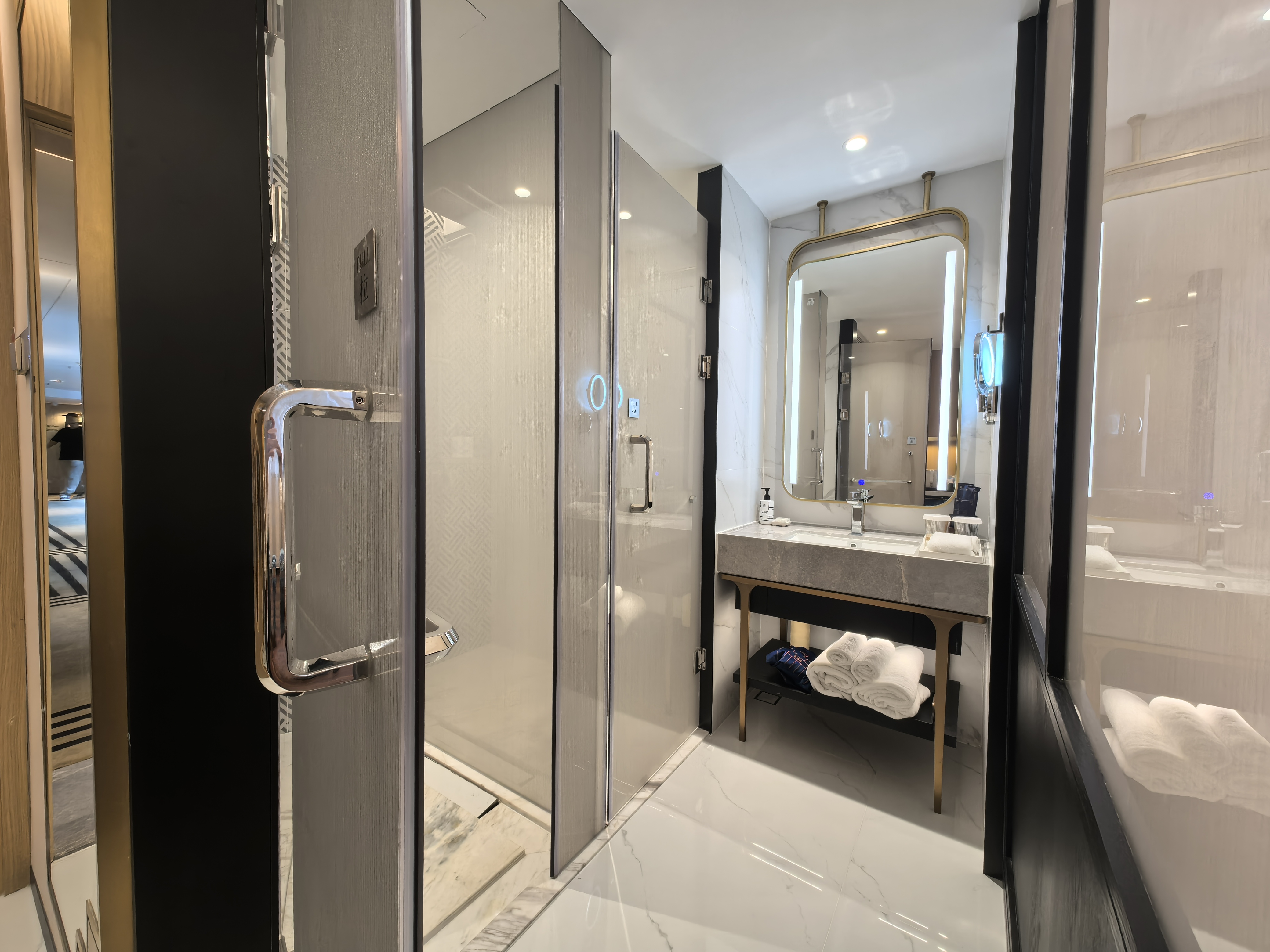 行政尊享双床房（智能设备-防蟎床垫-茶具）