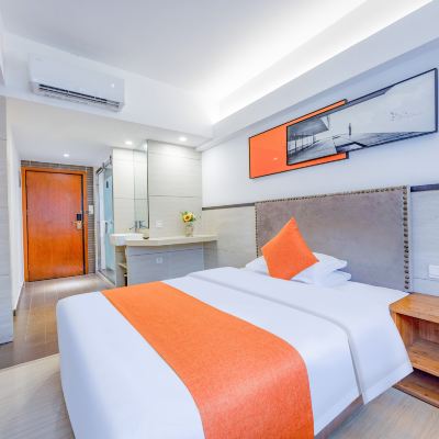 舒適大床房（乾淨舒適+城市景觀） 廣州天美酒店公寓（廣州太古滙石牌橋地鐵站店）優惠