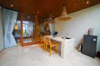 Ubu Villa Sujiva