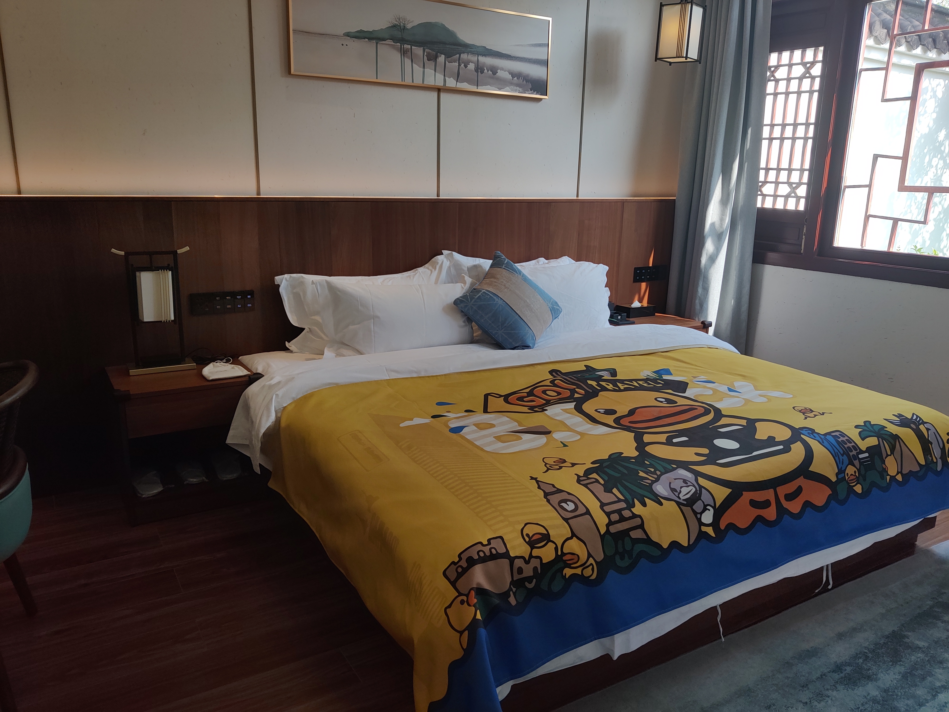 亲子主题私汤三床套房（私人温泉泡池）