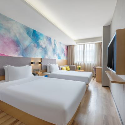 高級雙床房【電視投屏，零壓床墊】 星程飯店（西安鐘樓回民街店）優惠