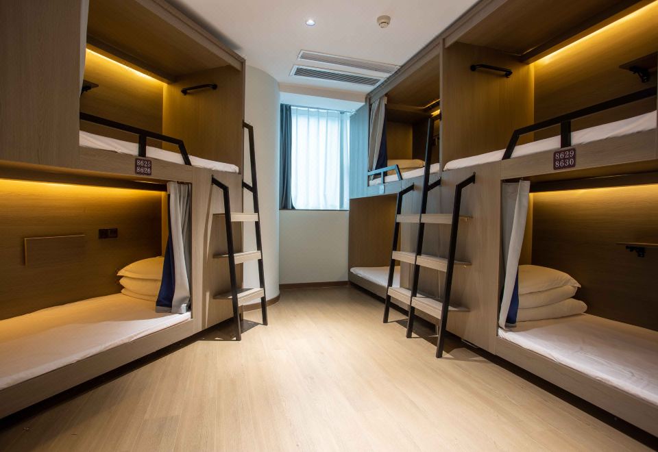 Likeyou女生六人間「浴巾+負離子高速吹風機+品牌沐浴」