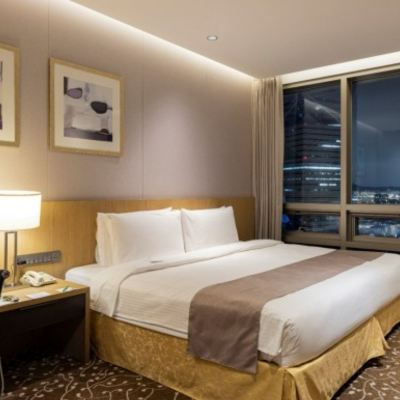 프리미엄 파크 뷰룸 킹 침대 1개 홀리데이 인 인천 송도, IHG 호텔 쿠폰