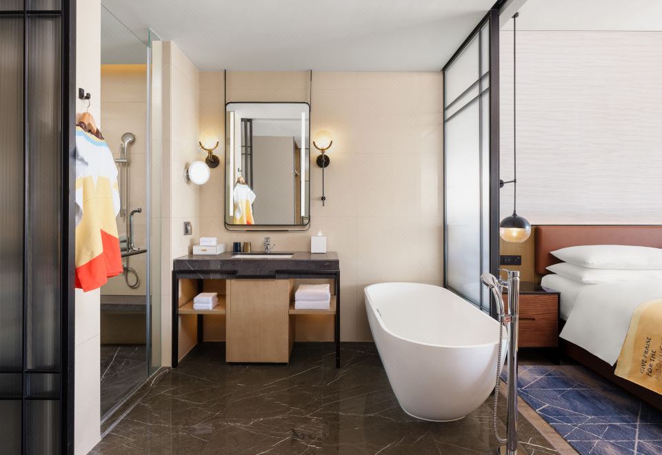 Sheraton Ningbo Xiangshan ResortFamily Room Mountain View Twin Bed