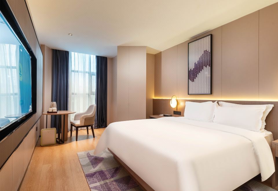 商務大床房（舒適沙發+慕斯床墊+零壓枕頭+mini吧）