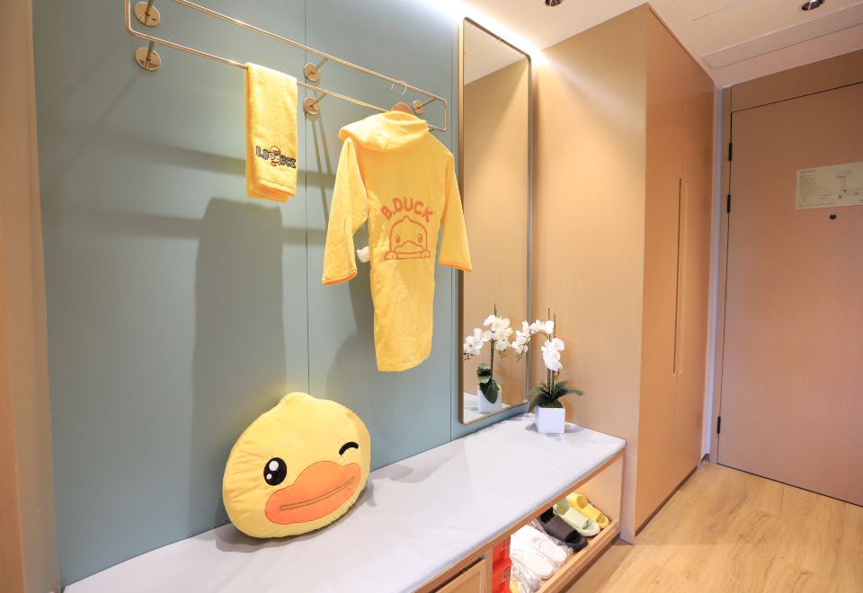 小黃鴨親子房（智能客控+MINI吧+天然乳膠枕）