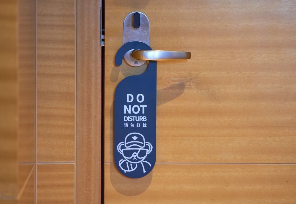 Cheery Canal Hotel HangzhouTeddy Collectible Twin Room