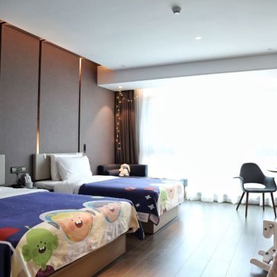 高級親子雙床房（親子場景佈置+豪華大浴缸+ 小冰箱） 中山西區興中廣場亞朵飯店優惠