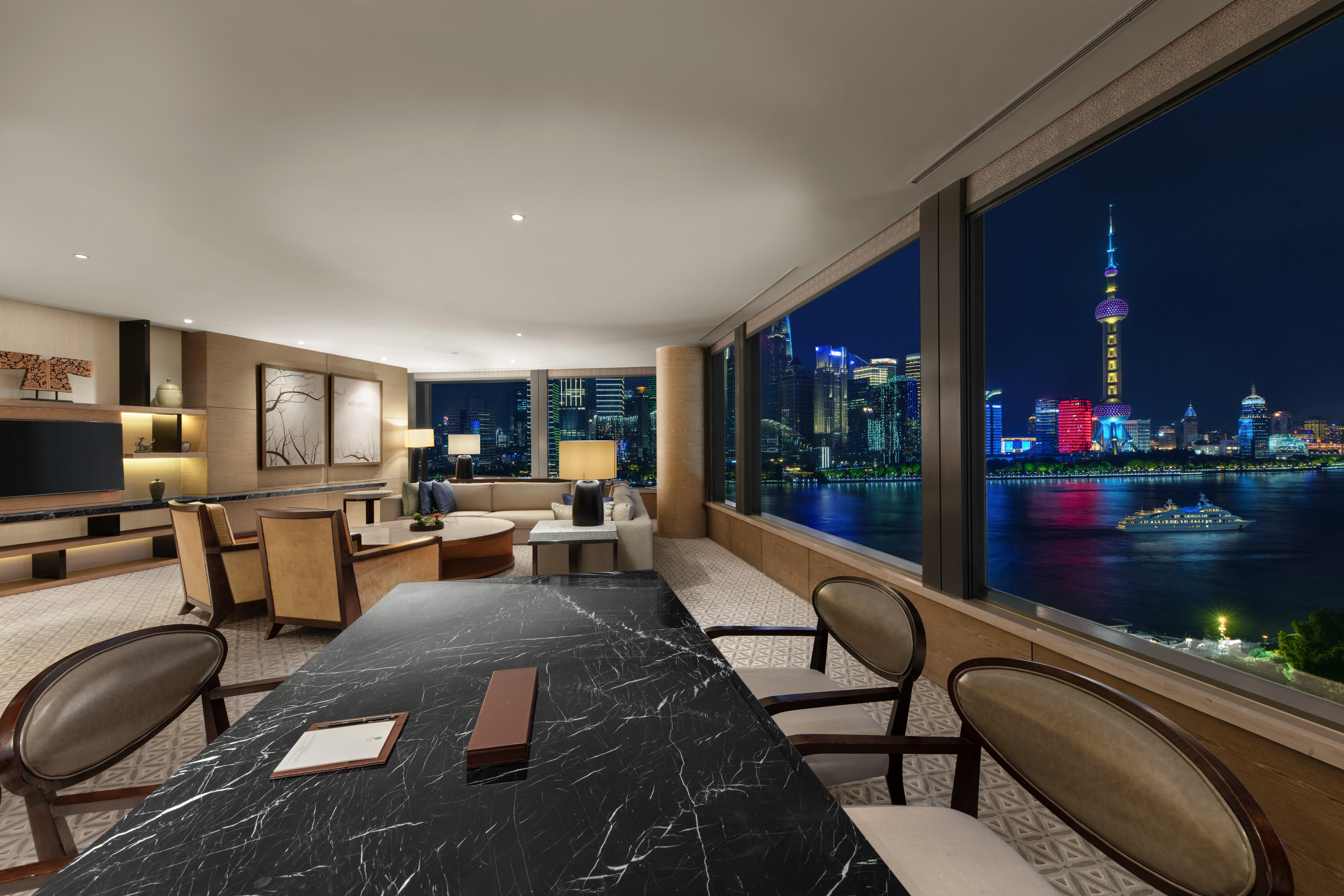 至尊外滩江景套房-东方明珠景观