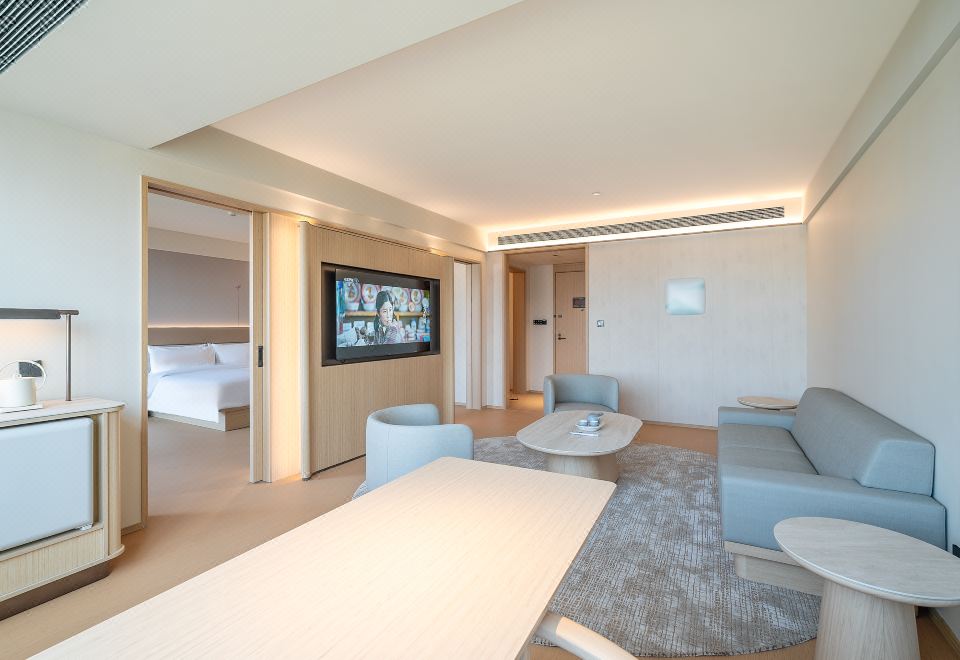 JI Hotel (Gangchang Road Branch Zhuhai Station)Suite