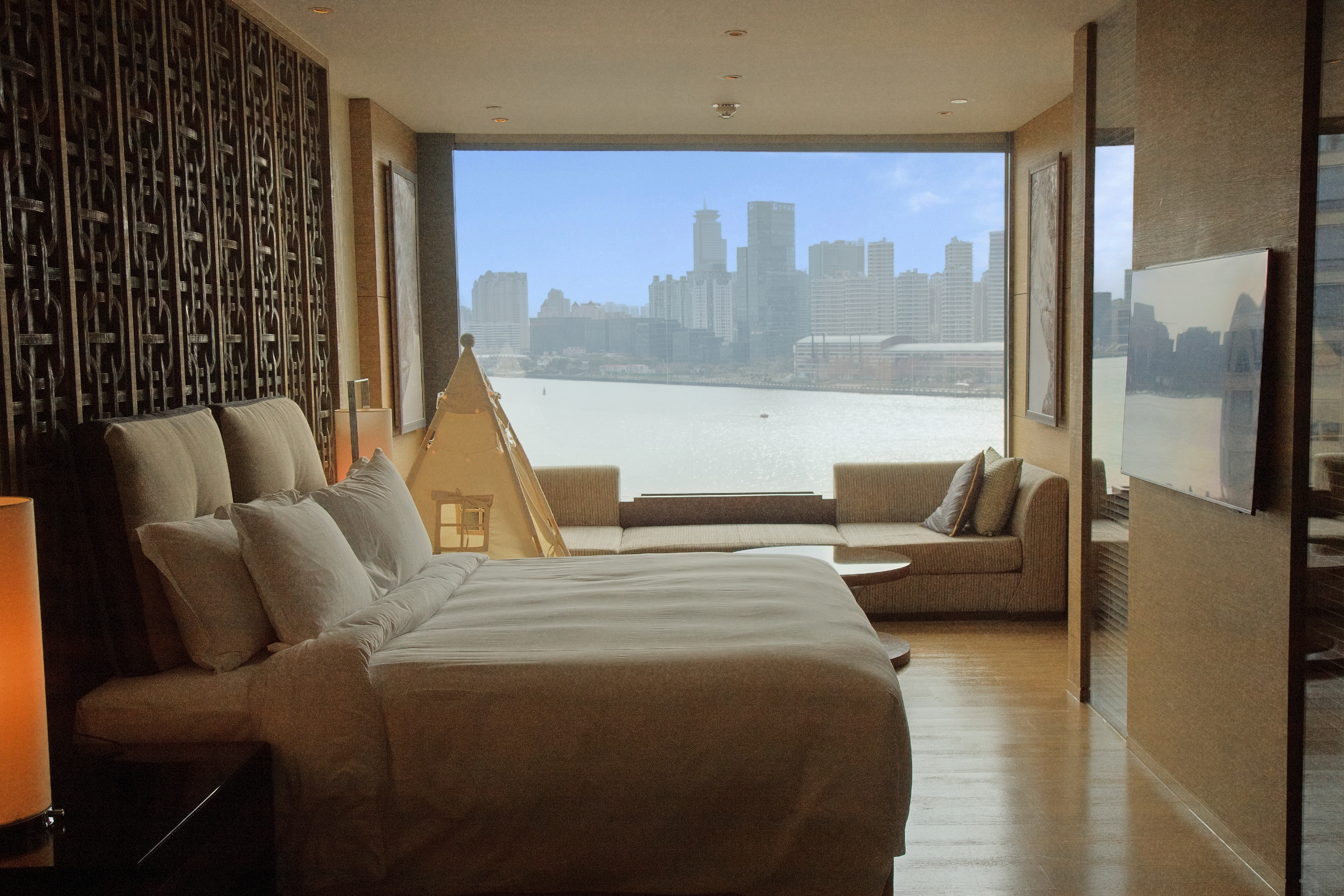 亲子布置-豪华江景大床房