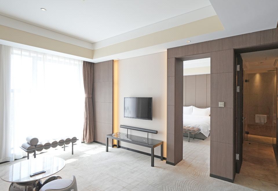 商务套房（零压床垫+鹅绒枕+小冰箱）