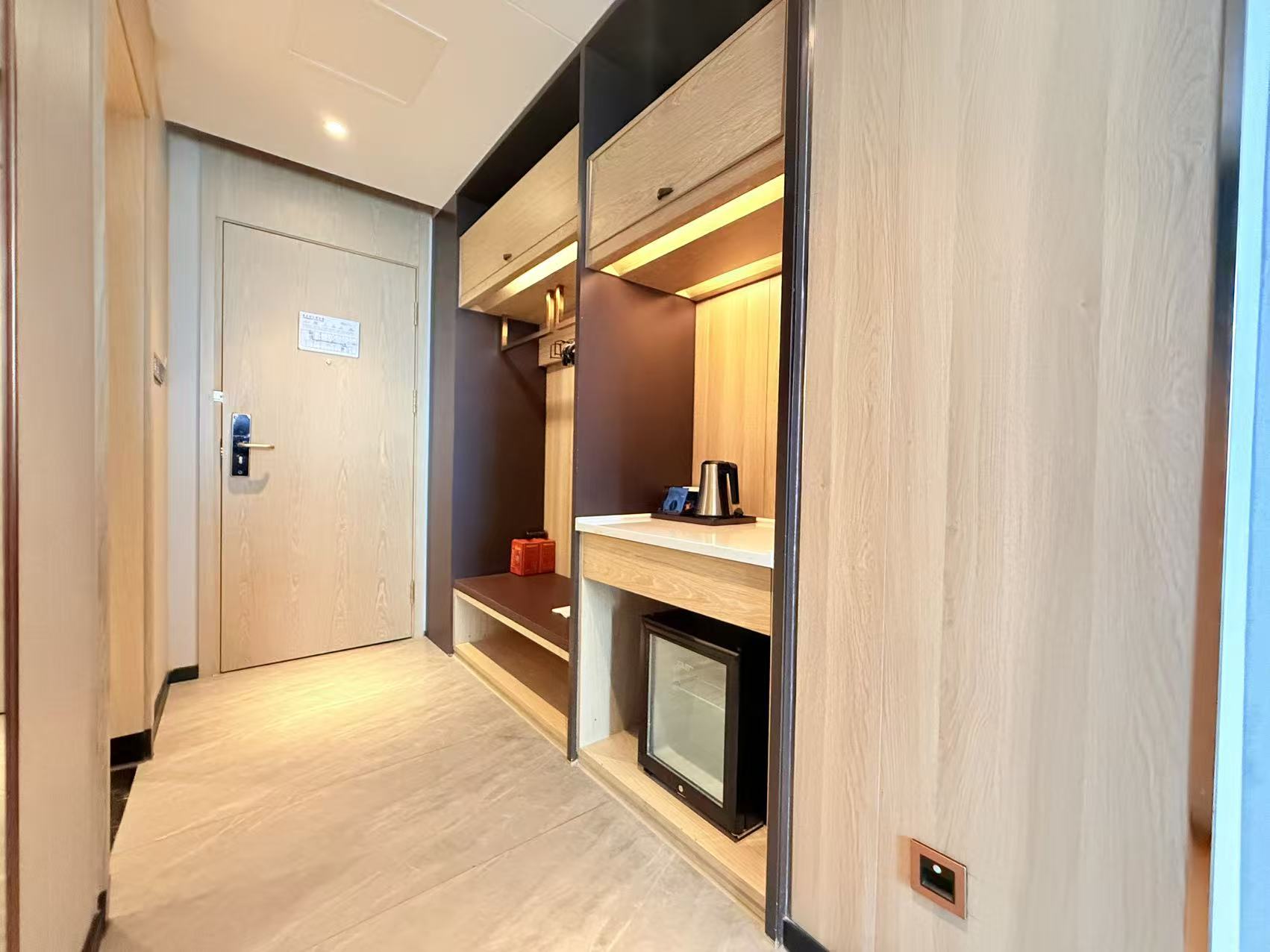 风雅商务山景房（智能马桶-冰箱-裸棉寝具-城市景观）