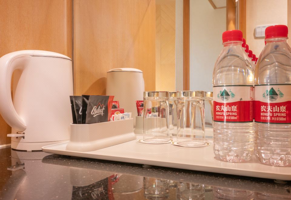 尊享·行政宽境大床间（尊享床榻,德国GROHE花洒）