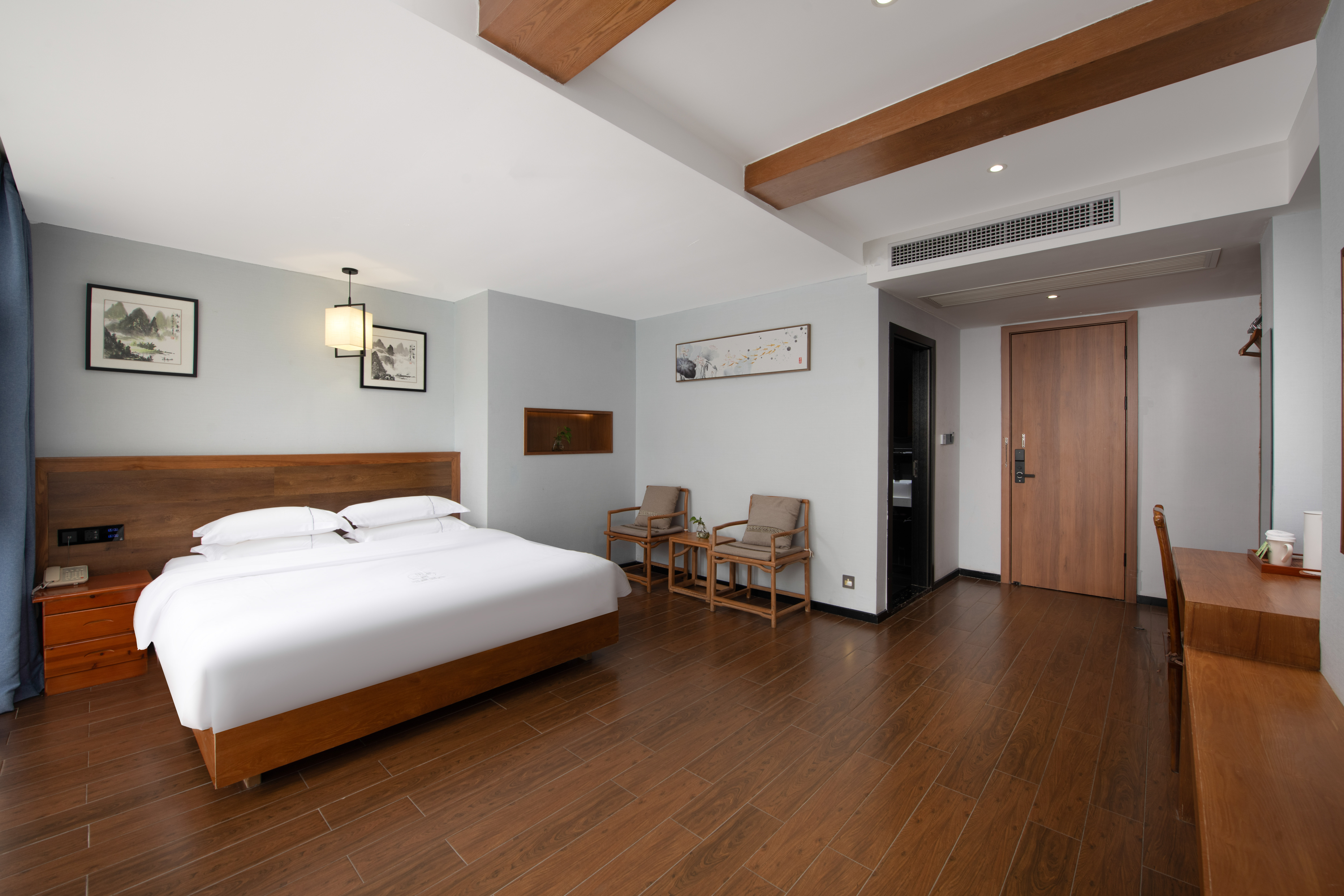 雅致大床房+静谧舒适+minibar