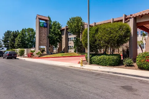 Holiday Inn Express & Suites CAMARILLO by IHG