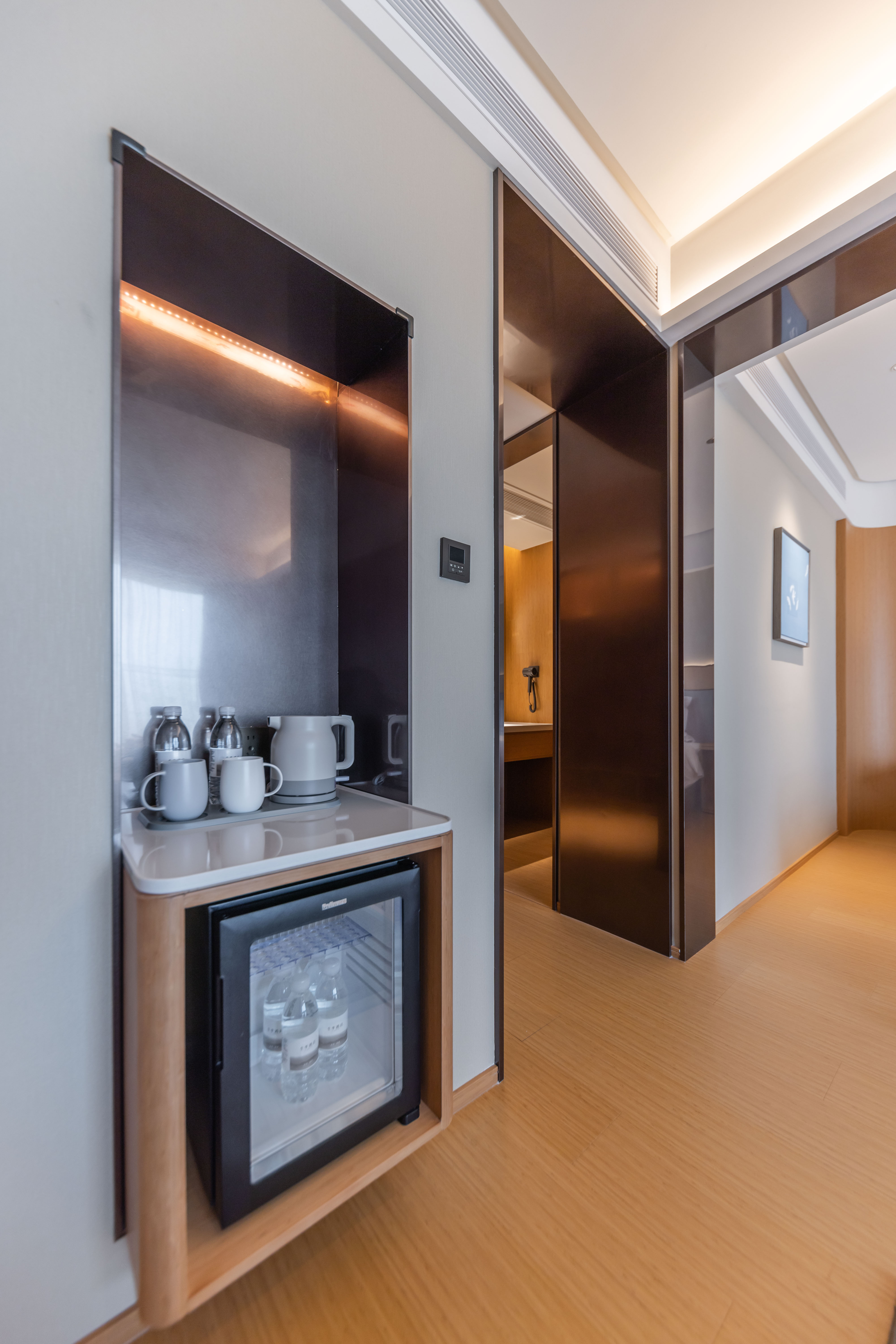 套房【超大露台+投屏电视+迷你冰箱+休闲茶具+2室1厅】