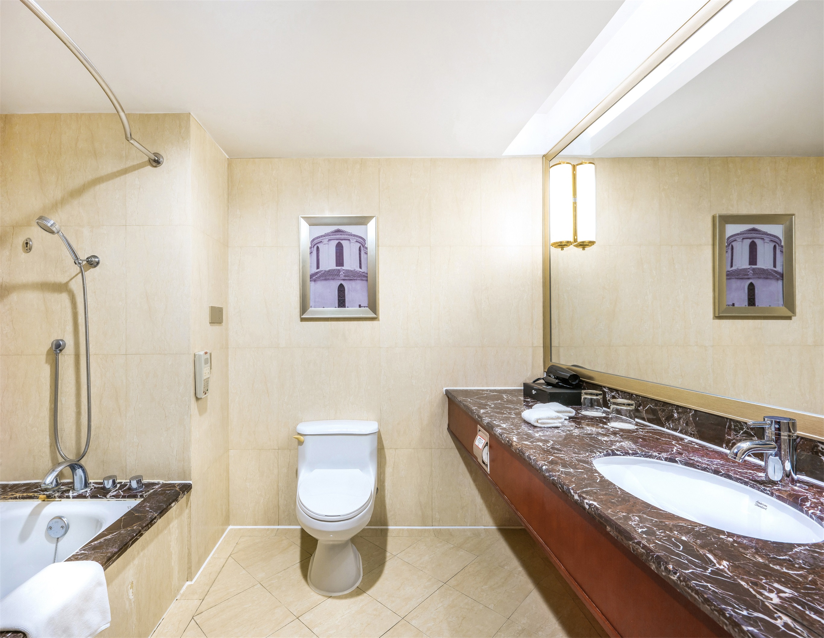 双卧三床房 家庭三人间 中庭花园